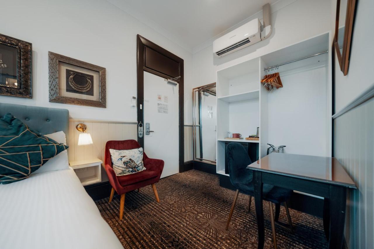 Bay View Queen Ensuite